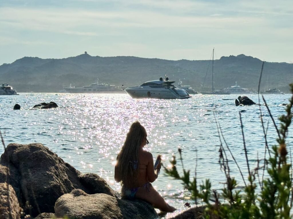 Spiaggia di Capriccioli al Tramonto