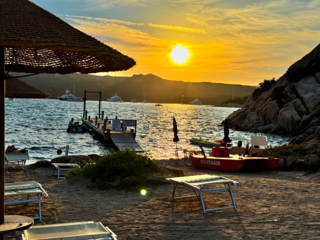 Spiaggia di Capriccioli al Tramonto