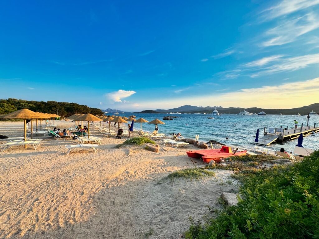 Spiaggia di Capriccioli al Tramonto