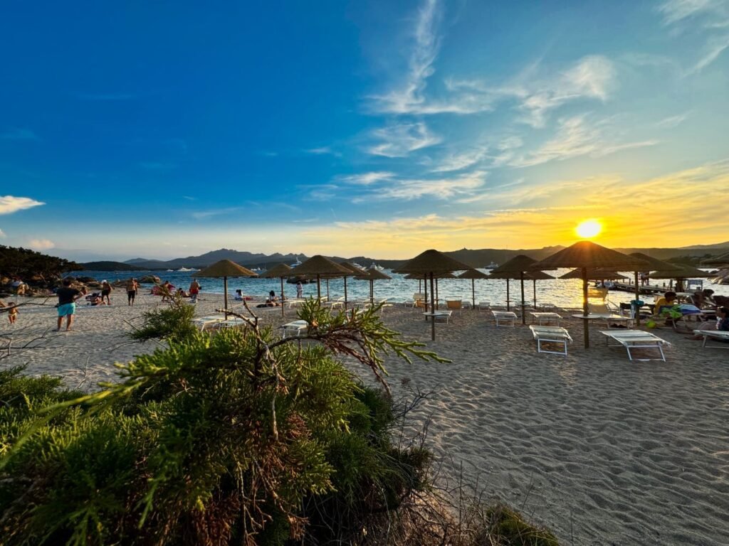 Spiaggia di Capriccioli al Tramonto