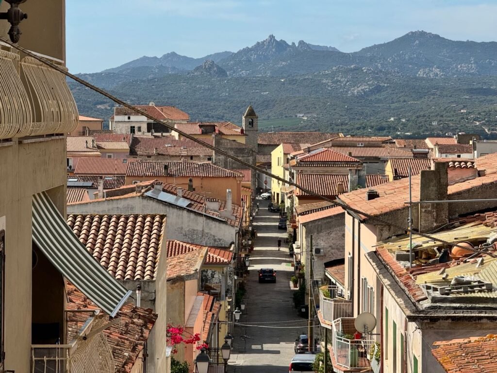 la scalinata di Santa Lucia ad Arzachena _ Jona Journey