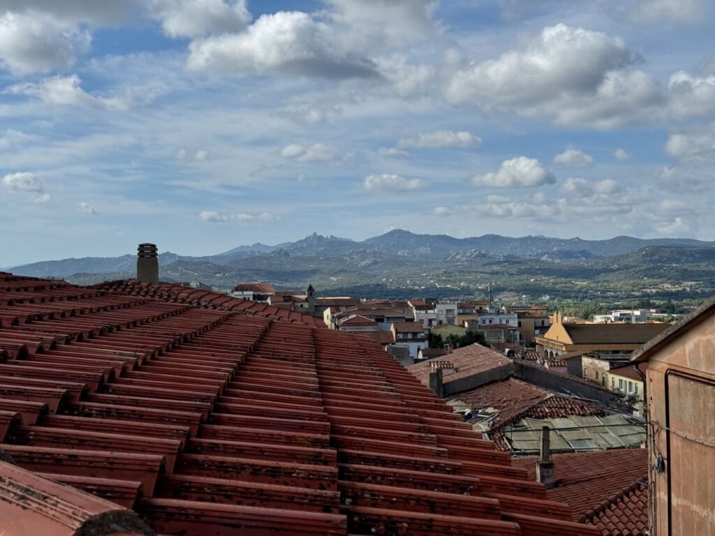 la scalinata di Santa Lucia ad Arzachena _ Jona Journey